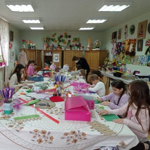 Activități din tabăra vocațională cu genericul „Soarele copilăriei”