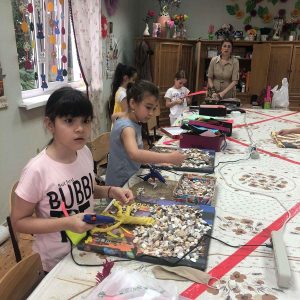 Activități în cadrul taberei vocaționale „Soarele copilăriei”