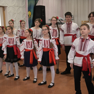 Concursul de interpretare vocală „Sărbătoarea muzicii” a adunat un număr mare de talente din instituțiile de învățământ din sectorul Centru